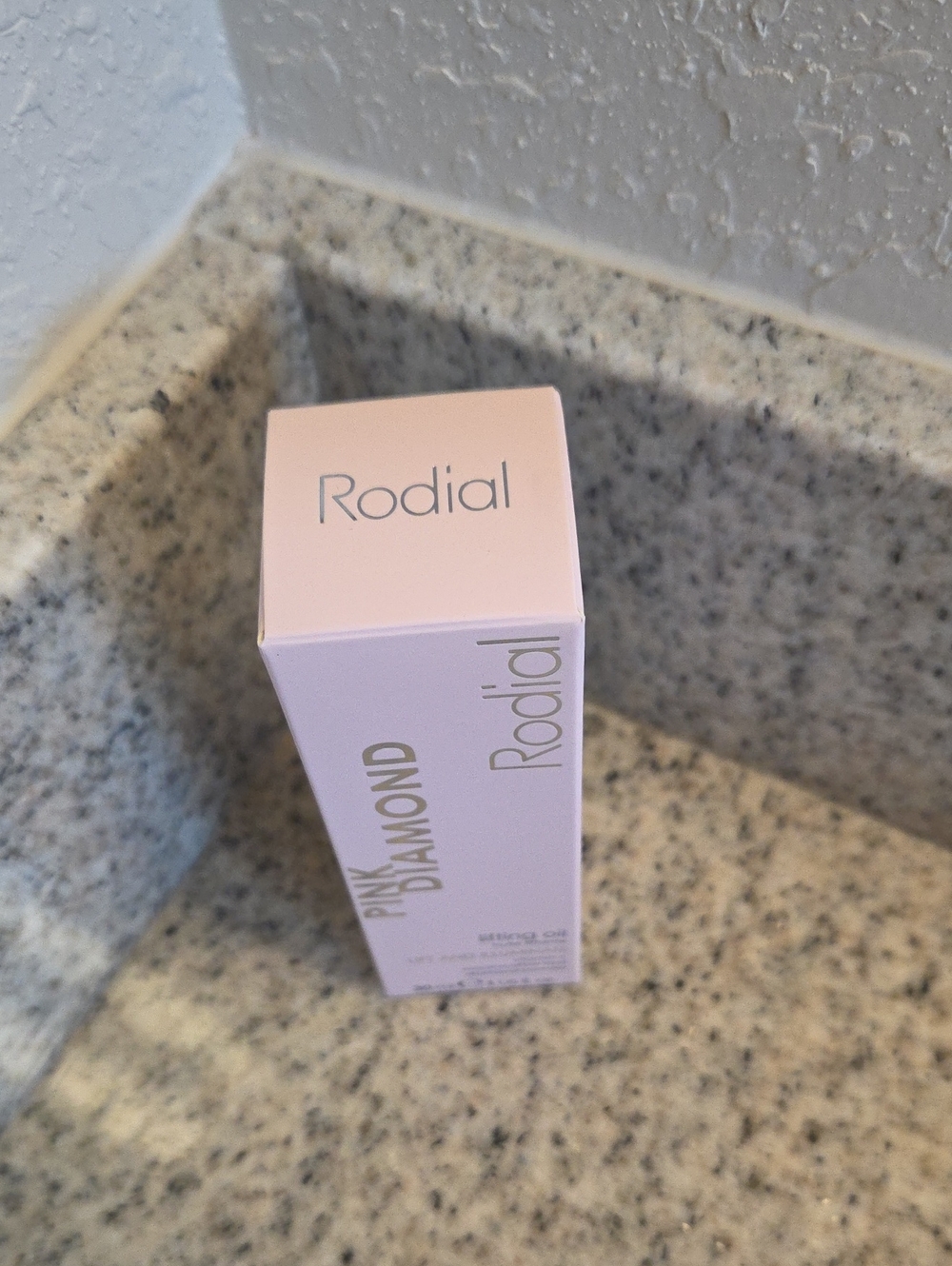 Rodial Pink Diamond Lifting Oil - Picture 5 of 5